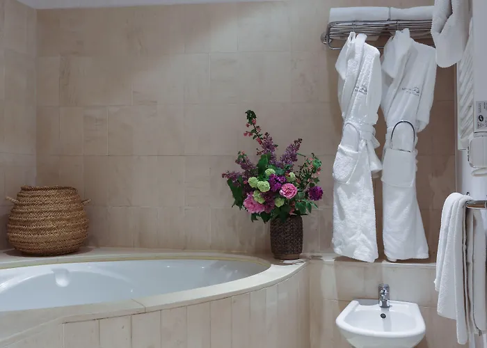 Moulin De L'abbaye 4* Brantôme